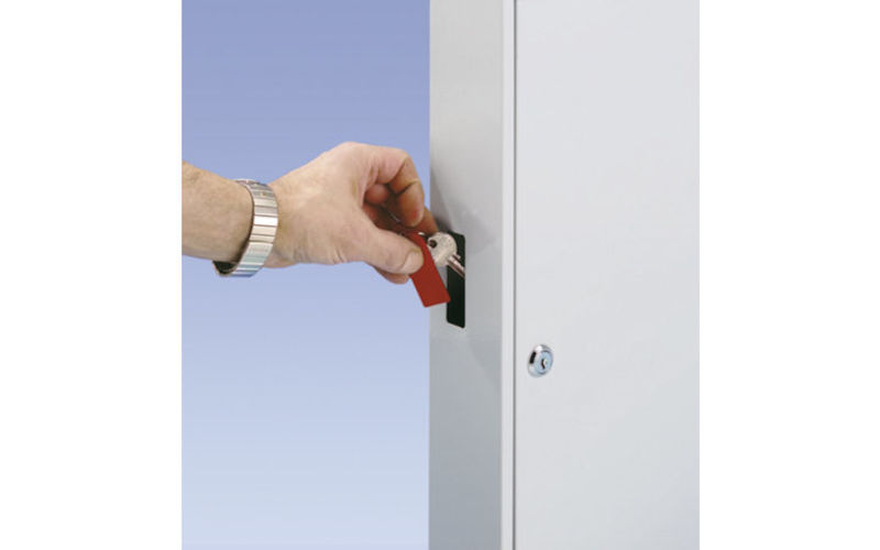 Nyckelskåp med nyckelinkast